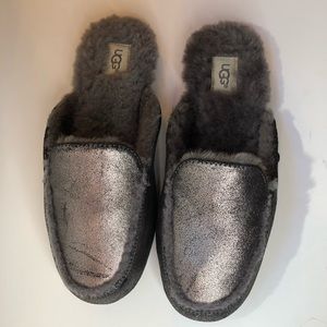 UGG  Women’s Slippers